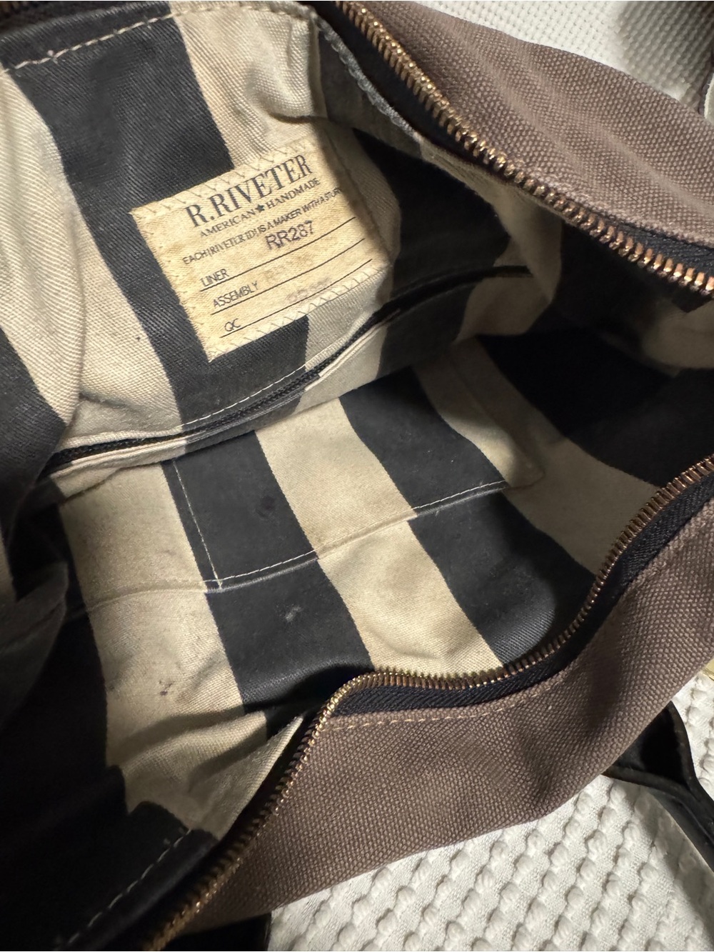 R. Riveter Grey/Brown Canvas Crossbody Bag with Black Leather Trim & Brass - Picture 4 of 5